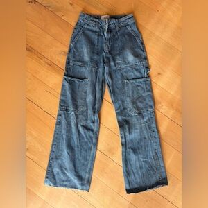 BDG Urban Outfitters woman's carpenter wide leg Relaxed Blue Jeans.